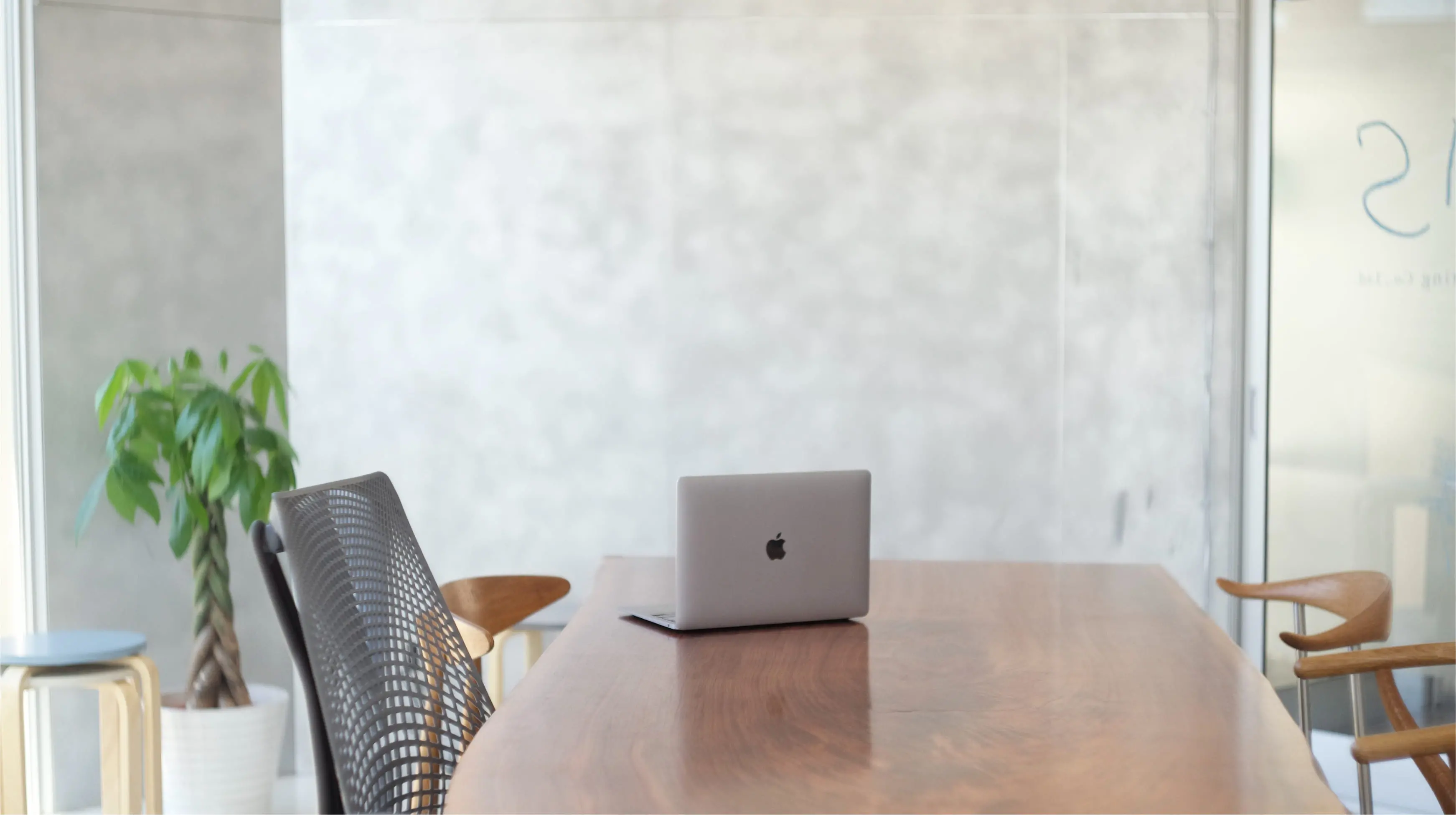 メインビジュアル2 オフィス2